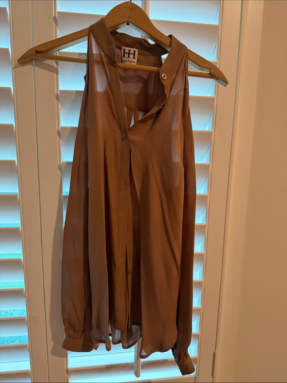 Haute Hippe Brown Sleeveless Button Front Blouse